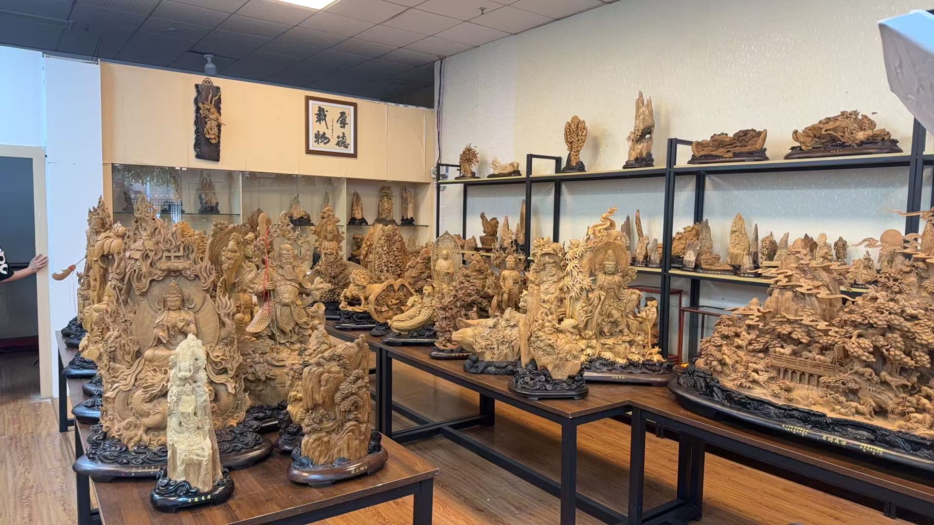 龙岩沉香摆件
